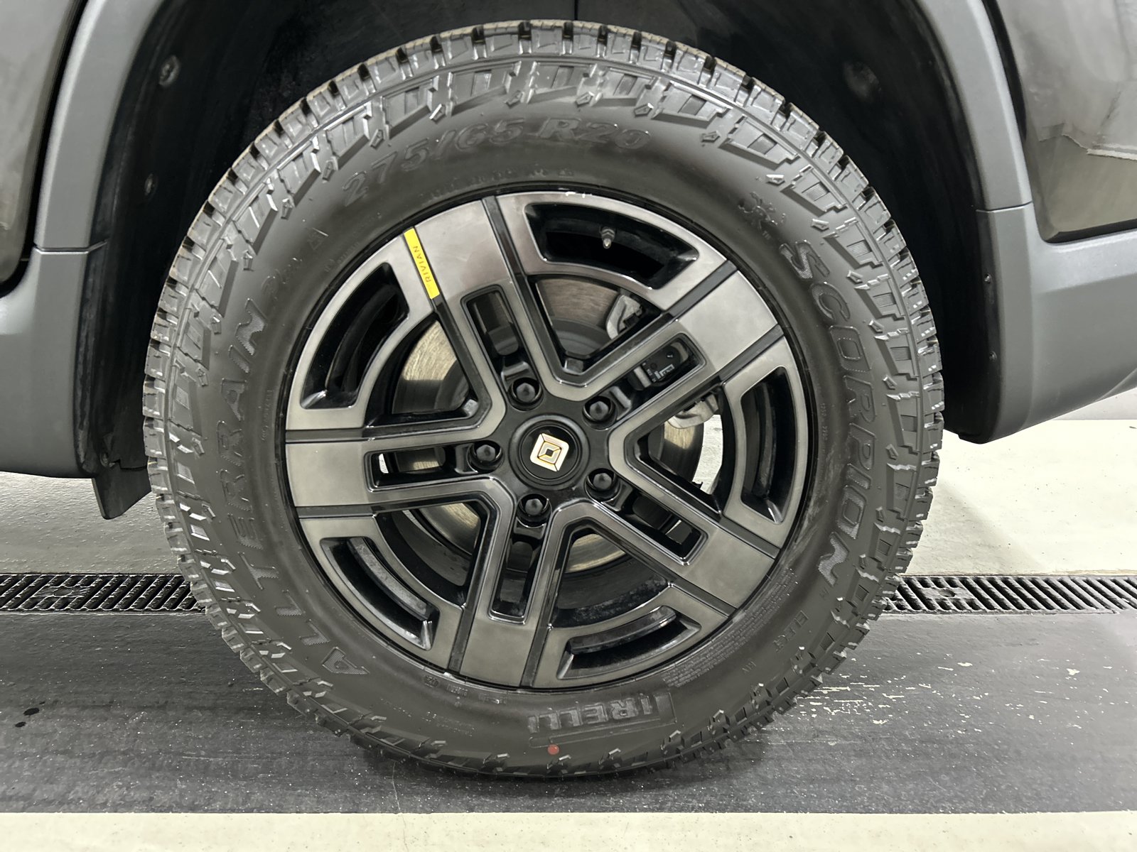 Used 2024 Rivian R1T Adventure AWD/4WD image 10