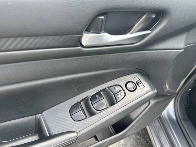 Used 2024 Nissan Altima 2.5 SV FWD image 9