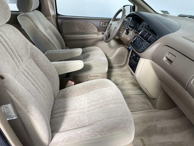 Used 2000 Toyota Sienna FWD image 10