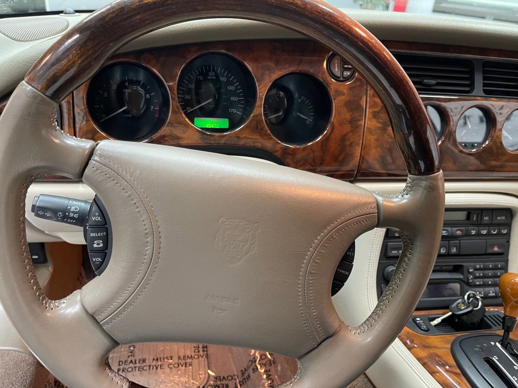 Used 1999 Jaguar XK8 image 34