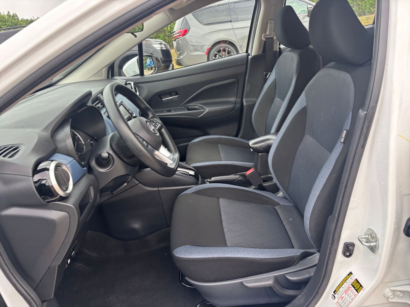 Used 2025 Nissan Versa SV image 24