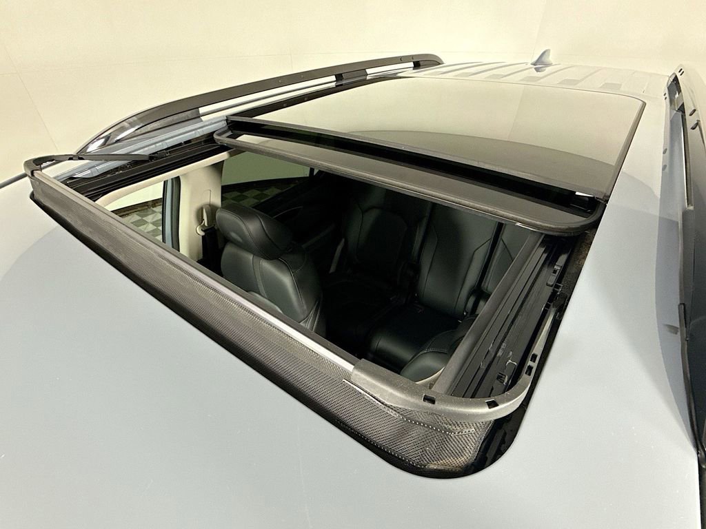 Certified 2023 Honda Pilot Touring image 17