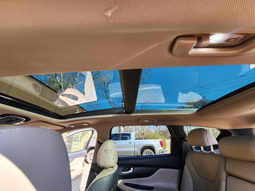 Used 2023 Hyundai Santa Fe SEL w/ Premium Package image 13