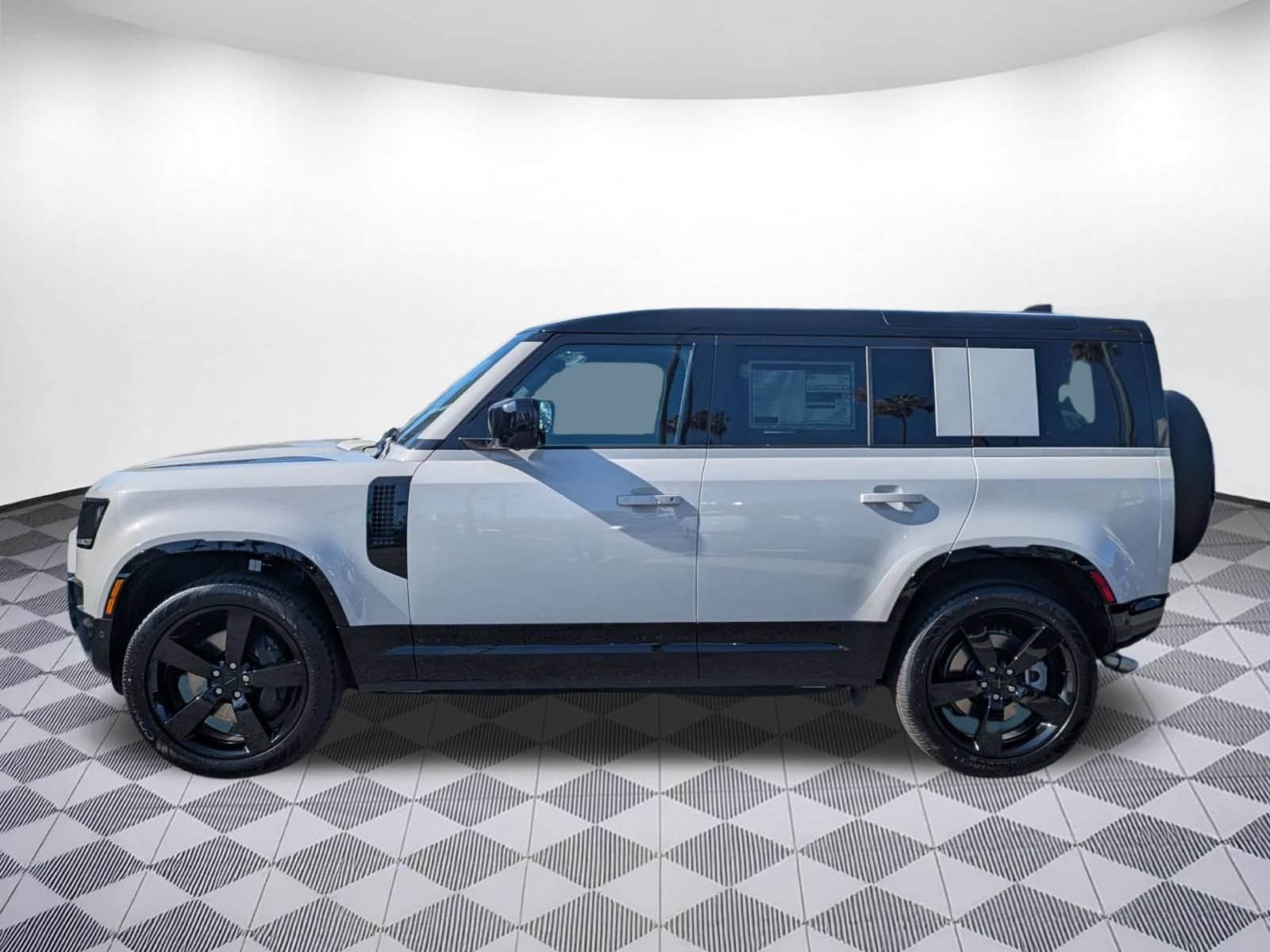 New 2026 Land Rover Defender 110 X-Dynamic SE AWD/4WD image 2