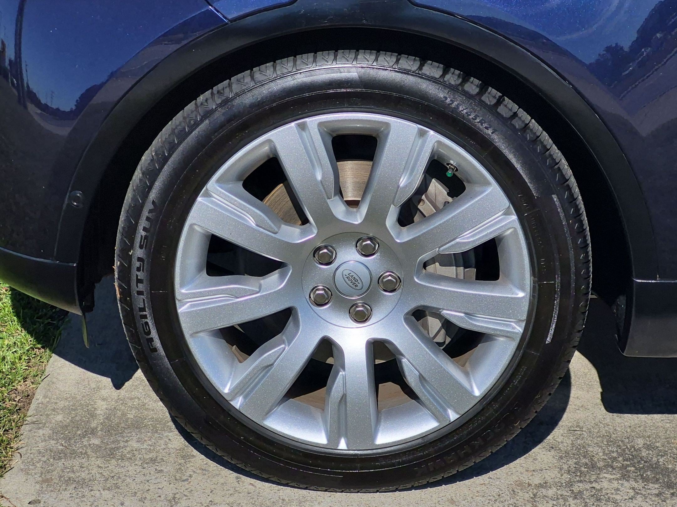 Used 2019 Land Rover Discovery HSE AWD/4WD image 10