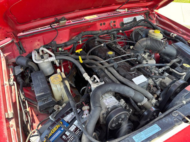 Used 2001 Jeep Cherokee Sport image 38