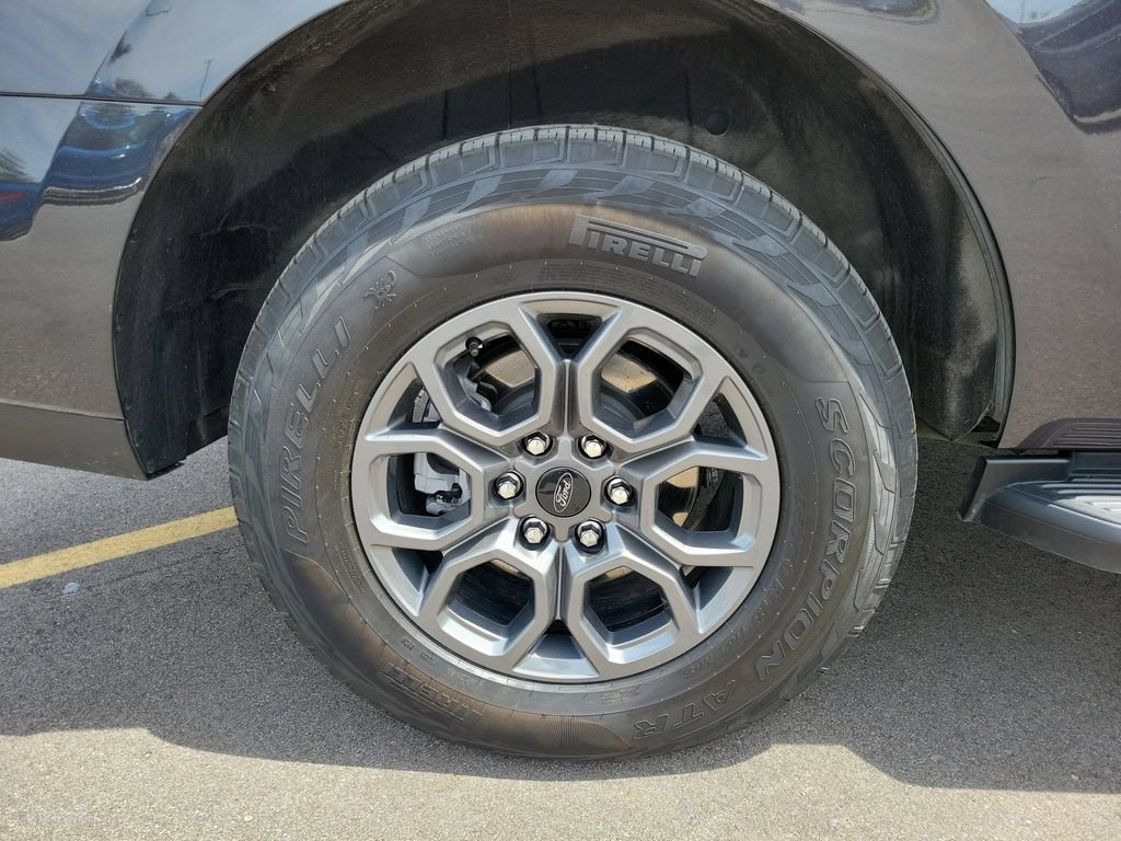 Used 2025 Ford Expedition Active RWD image 5