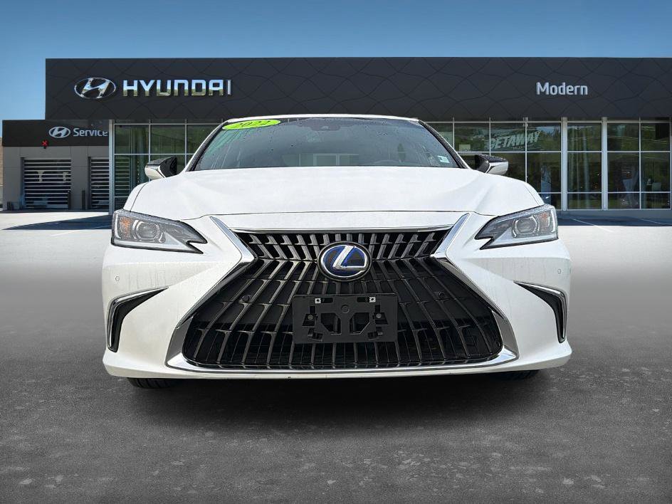 Used 2022 Lexus ES 300h w/ Premium Package image 2