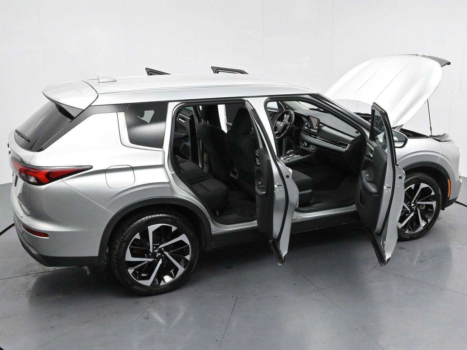 Used 2022 Mitsubishi Outlander ES image 36