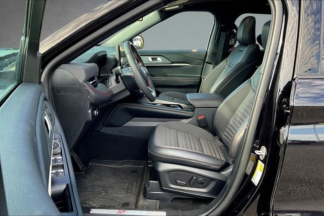 New 2025 Ford Explorer ST-Line w/ Premium Package image 9