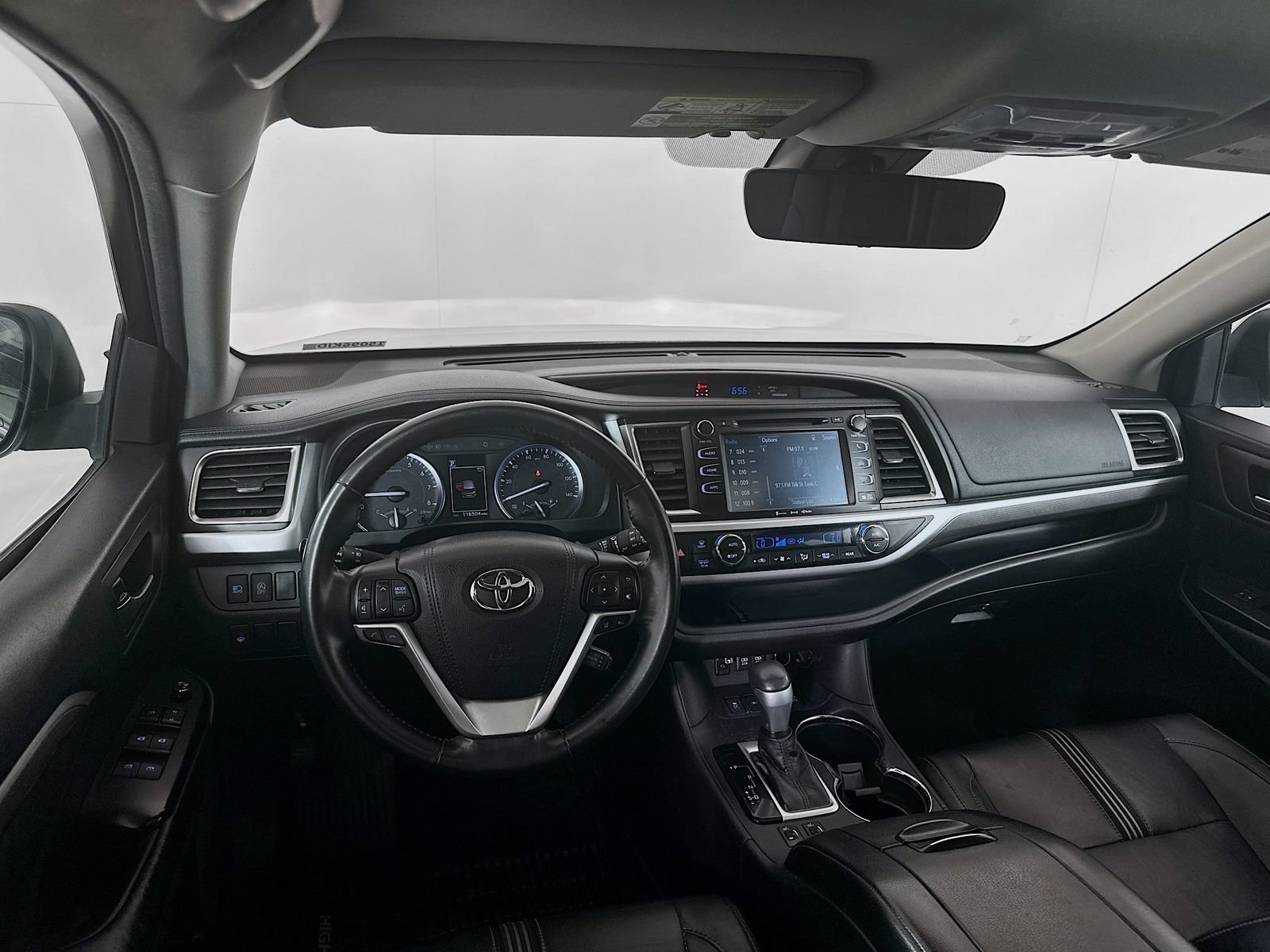 Used 2018 Toyota Highlander SE AWD/4WD image 23