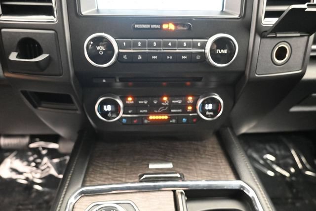 Used 2018 Ford Expedition Limited AWD/4WD image 18
