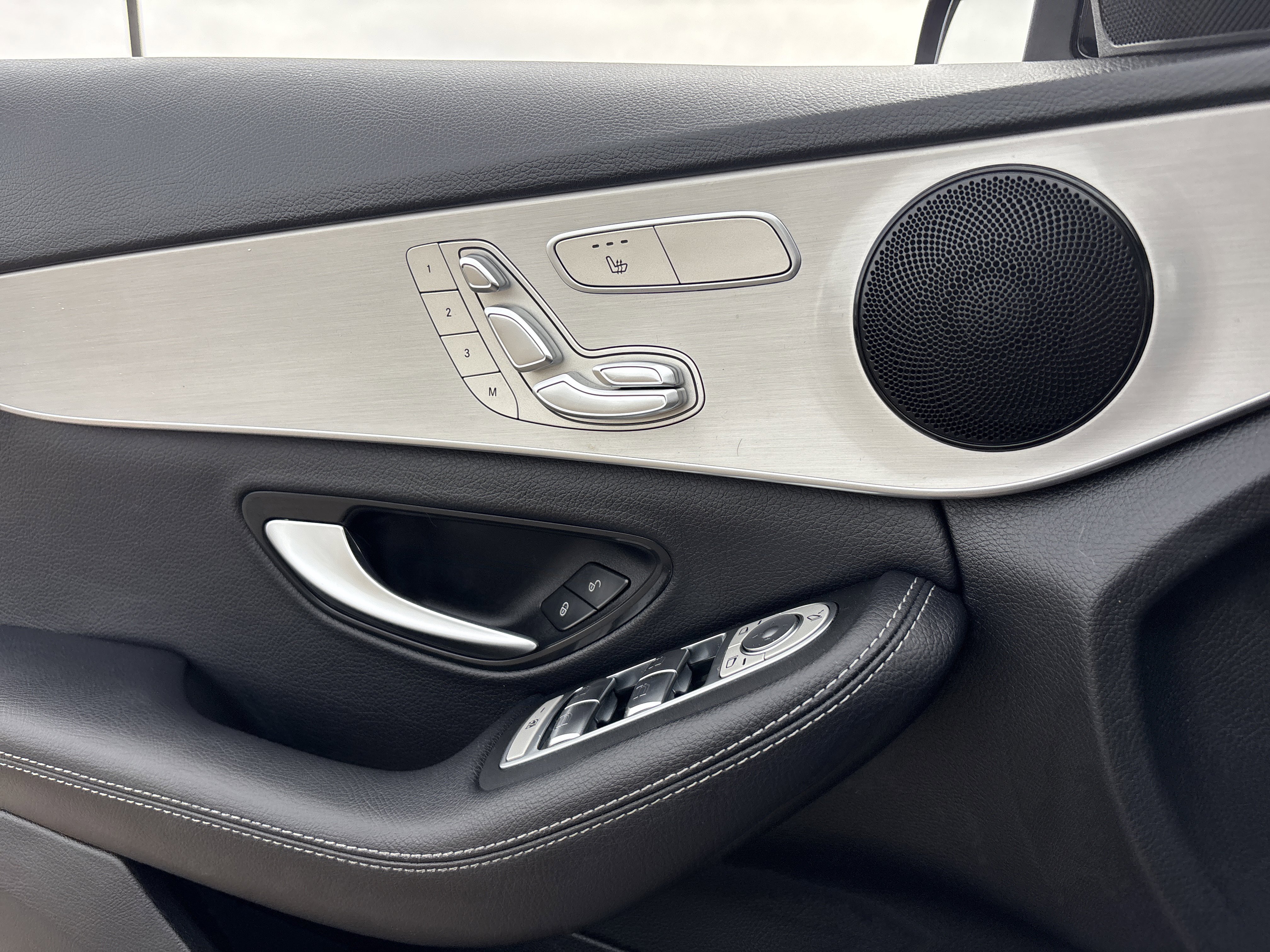 Used 2021 Mercedes-Benz C 300 Sedan image 21