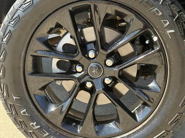 Used 2025 Jeep Gladiator Sport AWD/4WD image 10