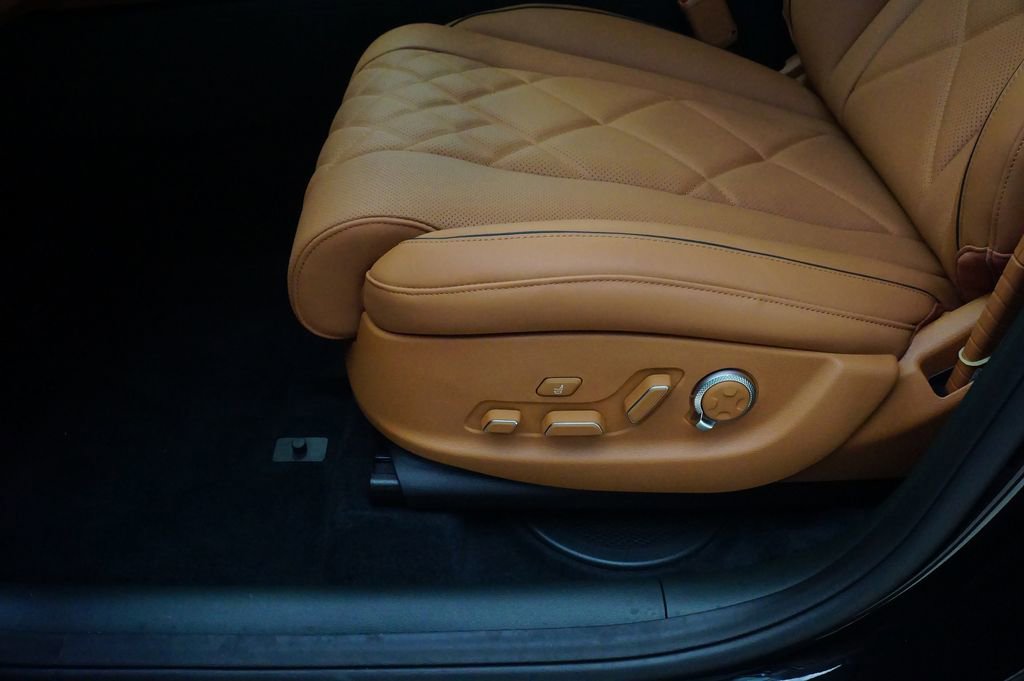 New 2025 Genesis GV80 3.5T Prestige image 14