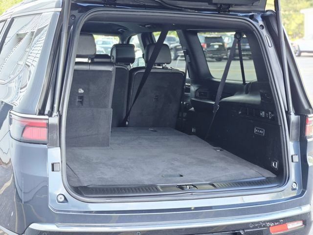 Used 2024 Jeep Wagoneer L Series II RWD image 32