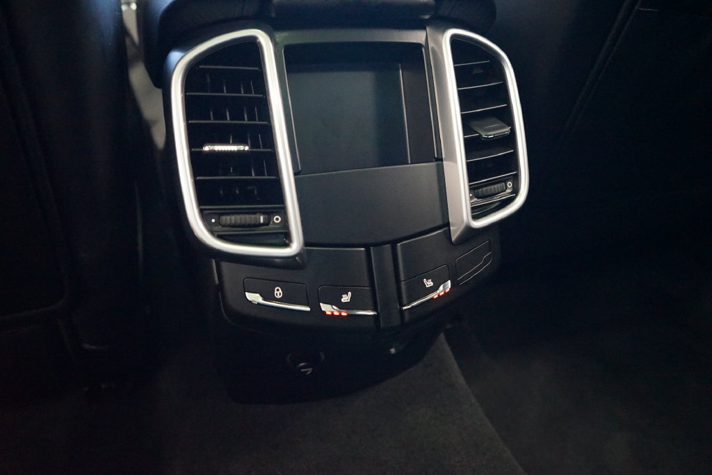Used 2017 Porsche Cayenne S AWD/4WD image 15
