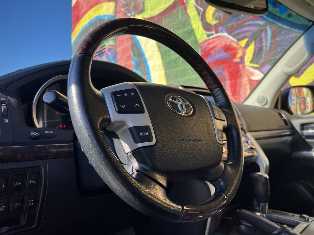 Used 2013 Toyota Land Cruiser image 77