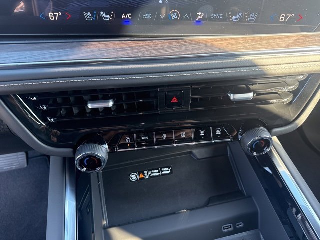 New 2026 Chevrolet Suburban Premier image 16