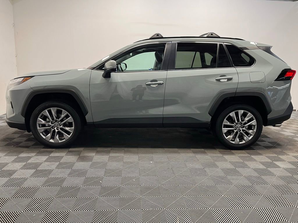 Used 2023 Toyota RAV4 XLE Premium AWD/4WD image 23