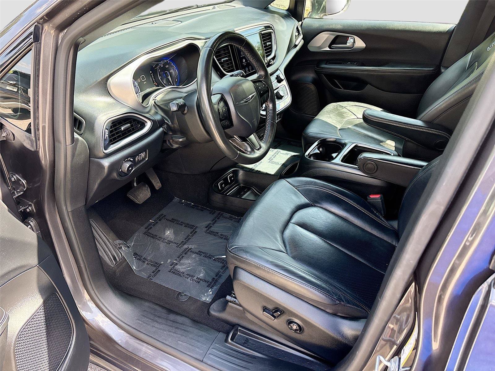 Used 2020 Chrysler Pacifica Touring-L Plus w/ S Appearance Package FWD image 22
