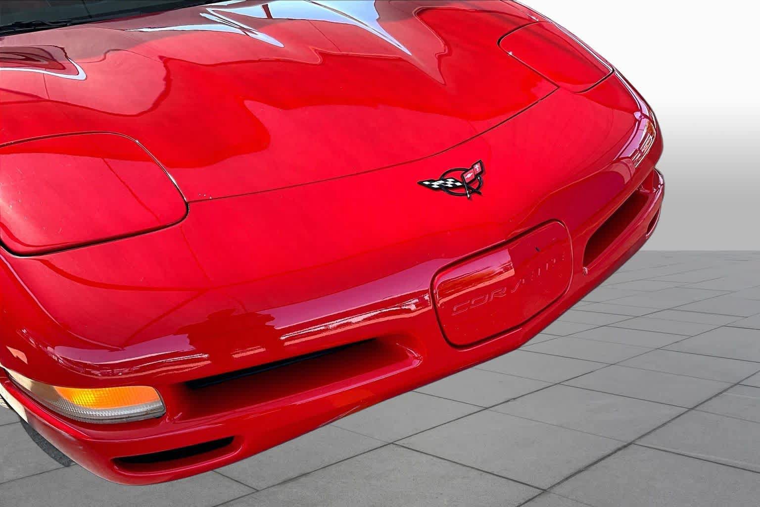 Used 2001 Chevrolet Corvette Coupe w/ Preferred Equipment Group2 RWD image 26