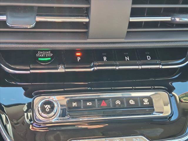 Used 2025 Lincoln Corsair Reserve AWD/4WD image 12