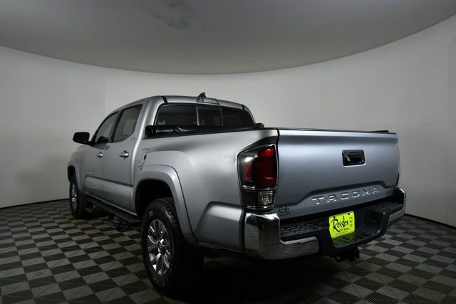 Used 2016 Toyota Tacoma SR5 w/ SR5 Appearance Package (DN) image 13