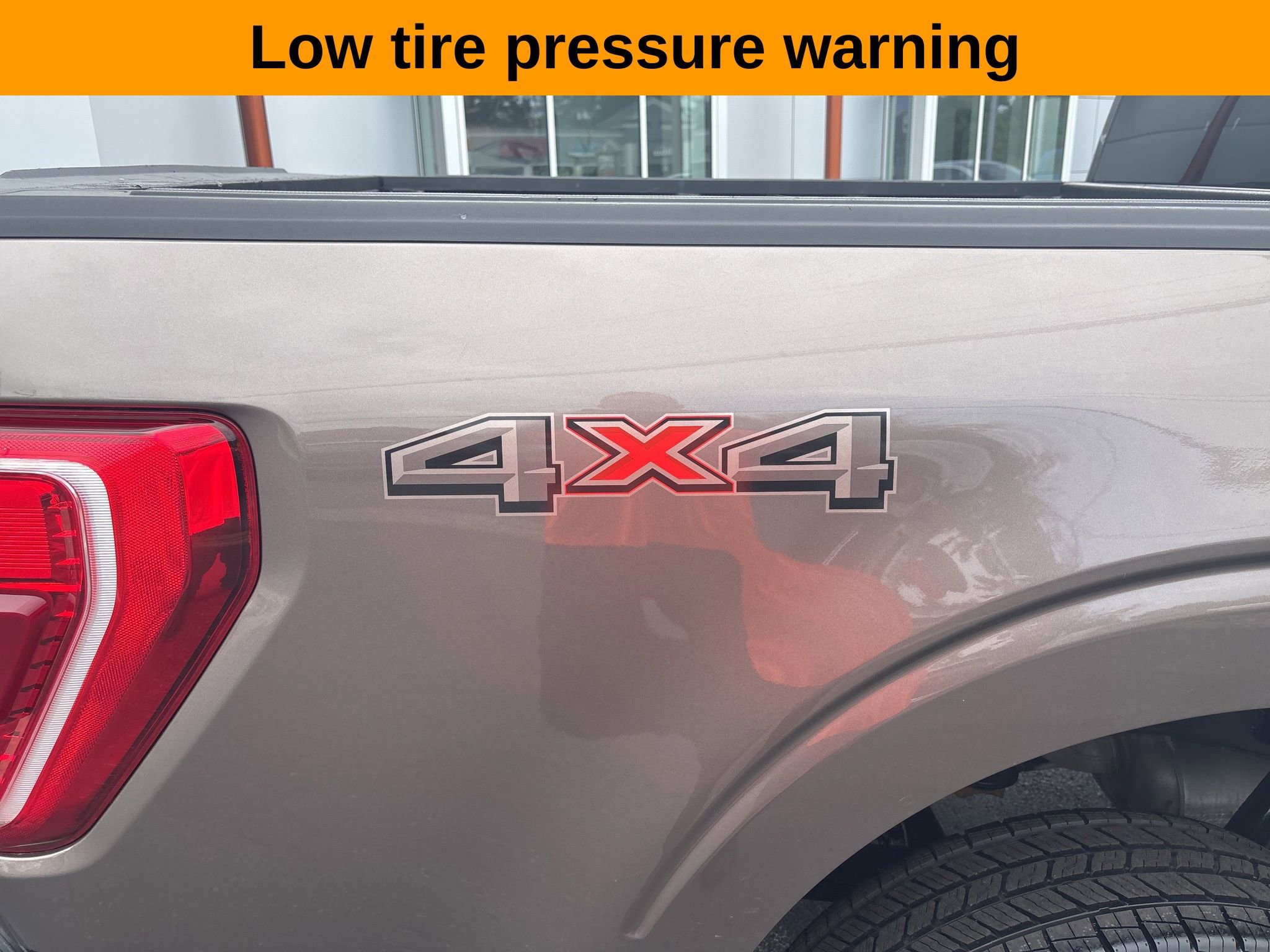 Used 2022 Ford F150 XLT image 3