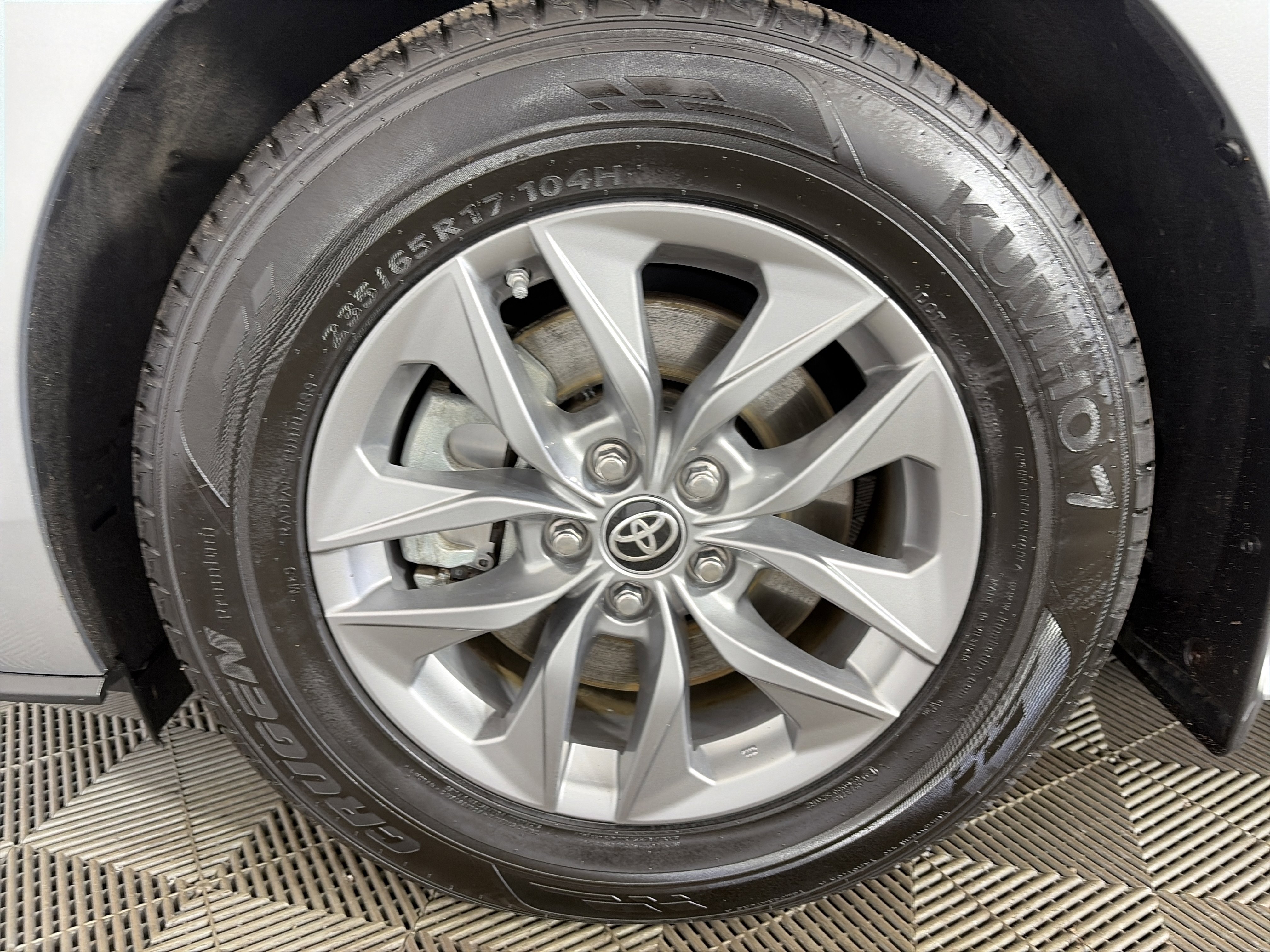 Used 2021 Toyota Sienna XLE image 14