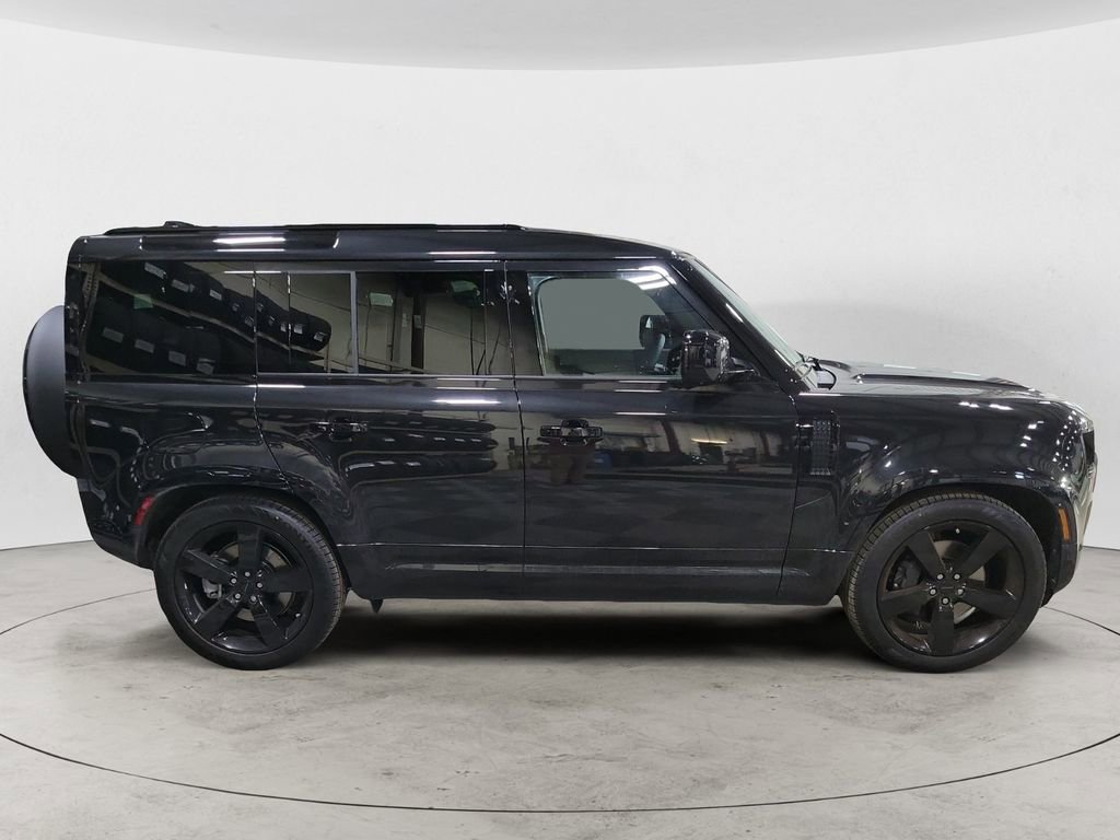 New 2026 Land Rover Defender 110 X-Dynamic SE image 6