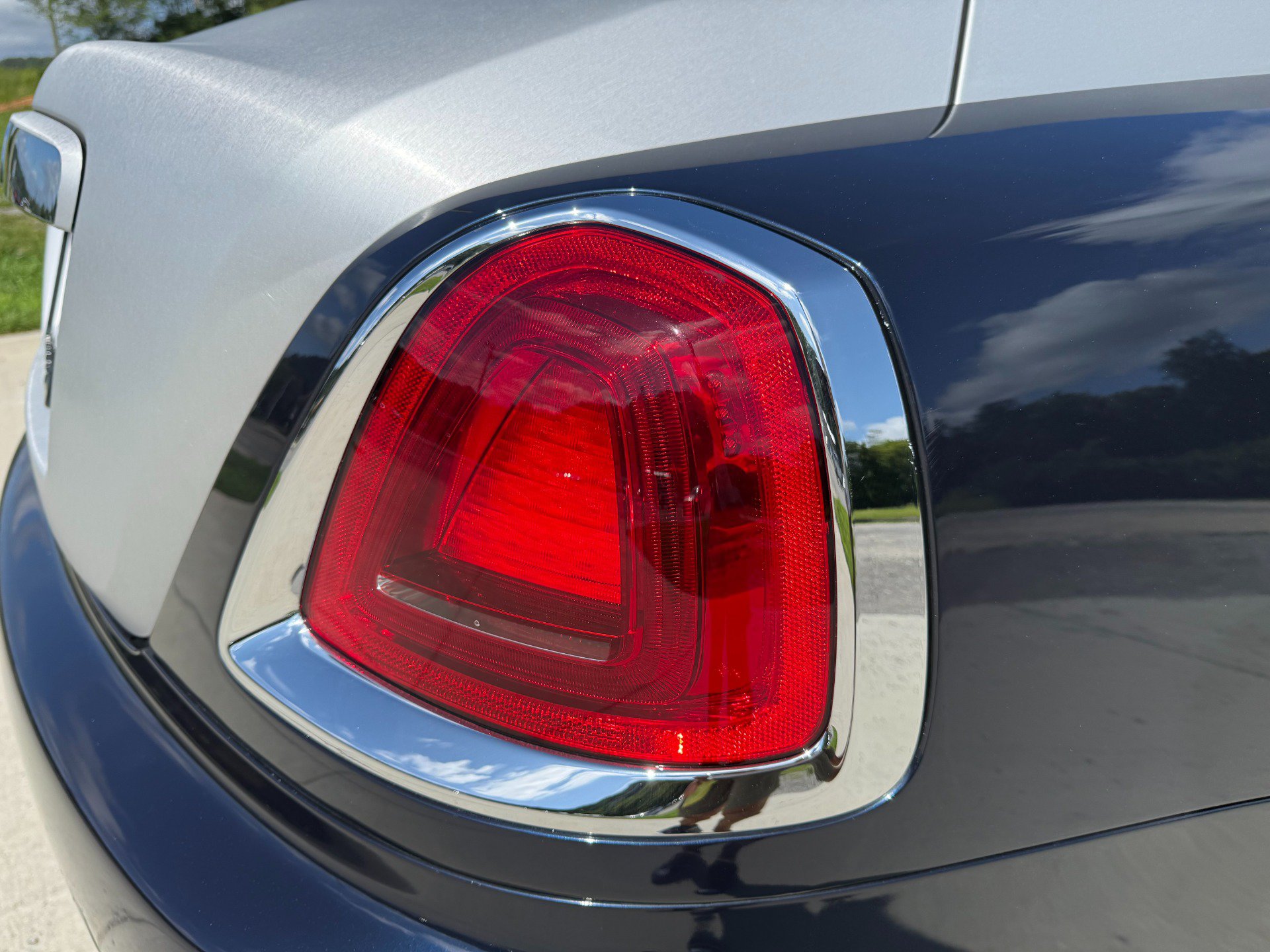 Used 2015 Rolls-Royce Wraith RWD image 57