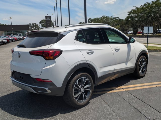 Used 2022 Buick Encore GX Essence w/ Advanced Technology Package FWD image 5