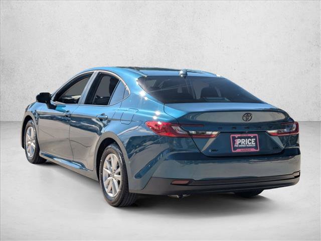 Used 2025 Toyota Camry LE image 7