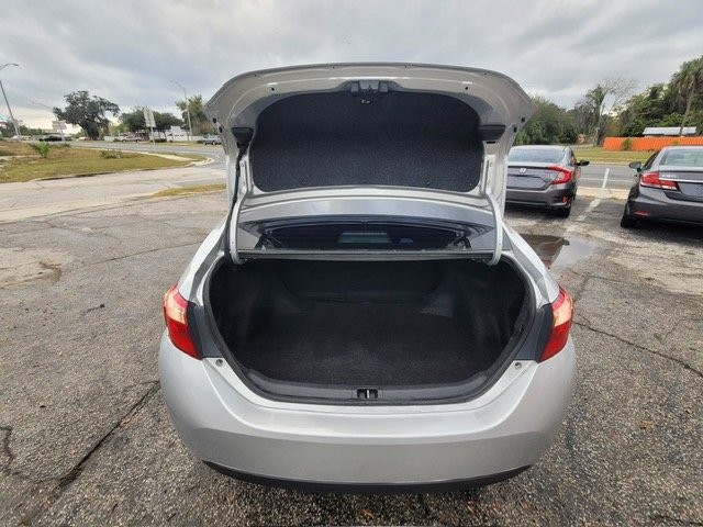 Used 2017 Toyota Corolla LE FWD image 16