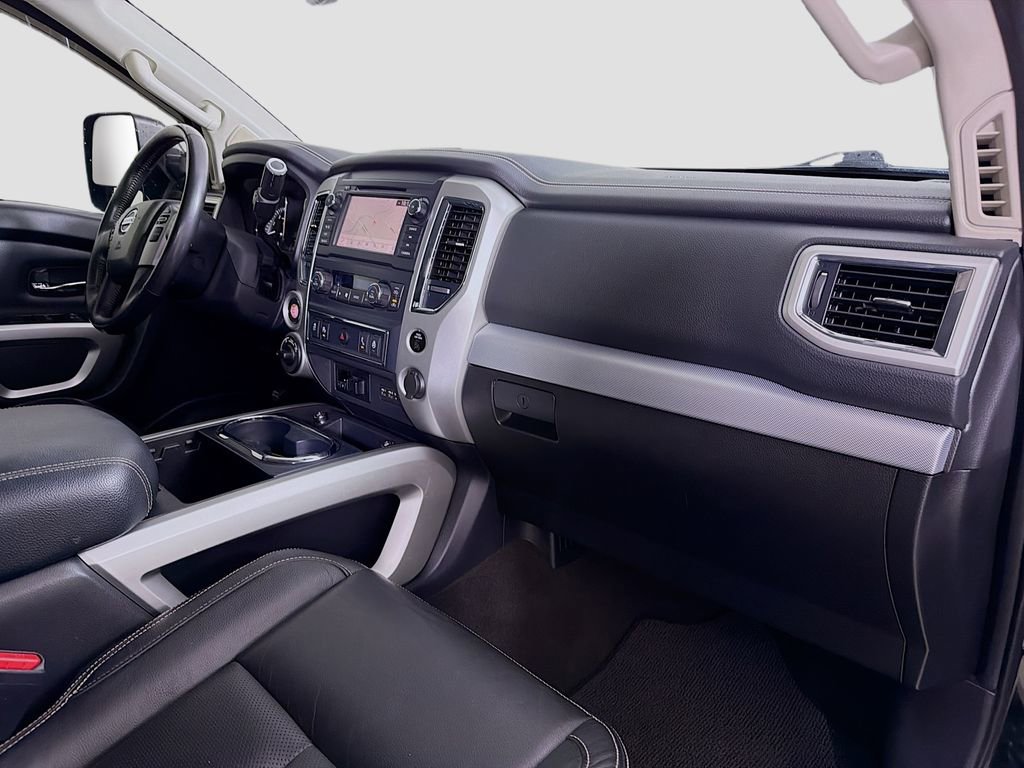 Used 2019 Nissan Titan PRO-4X w/ Pro-4x Convenience Package image 30