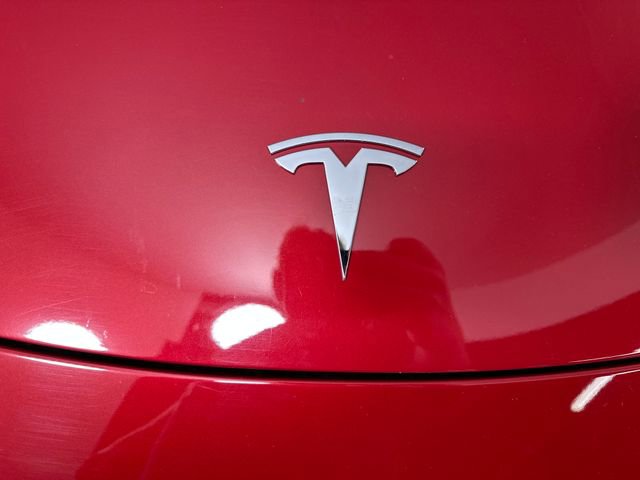Used 2022 Tesla Model Y Long Range image 9