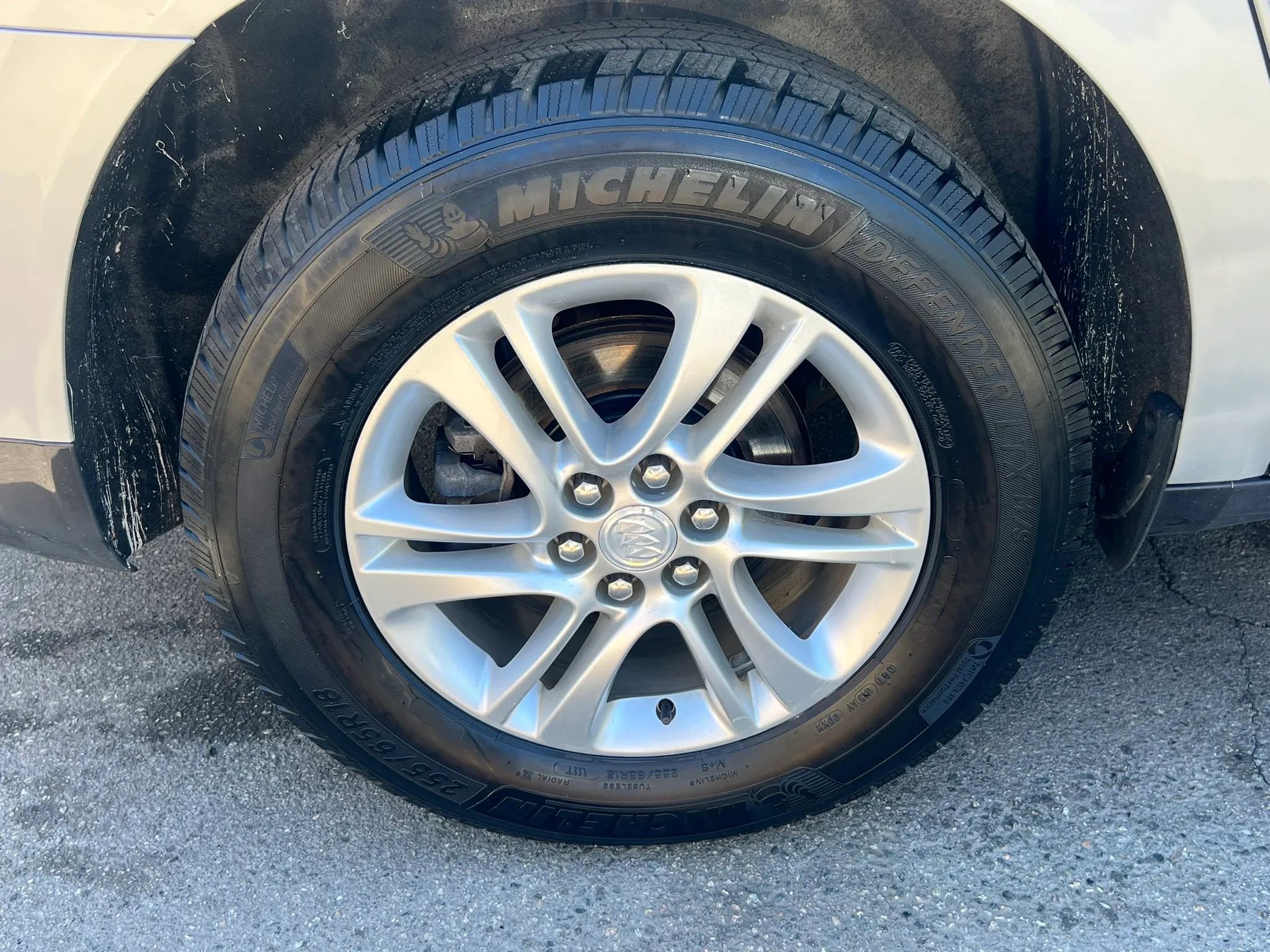 Used 2018 Buick Enclave Essence w/ Trailering Package AWD/4WD image 11