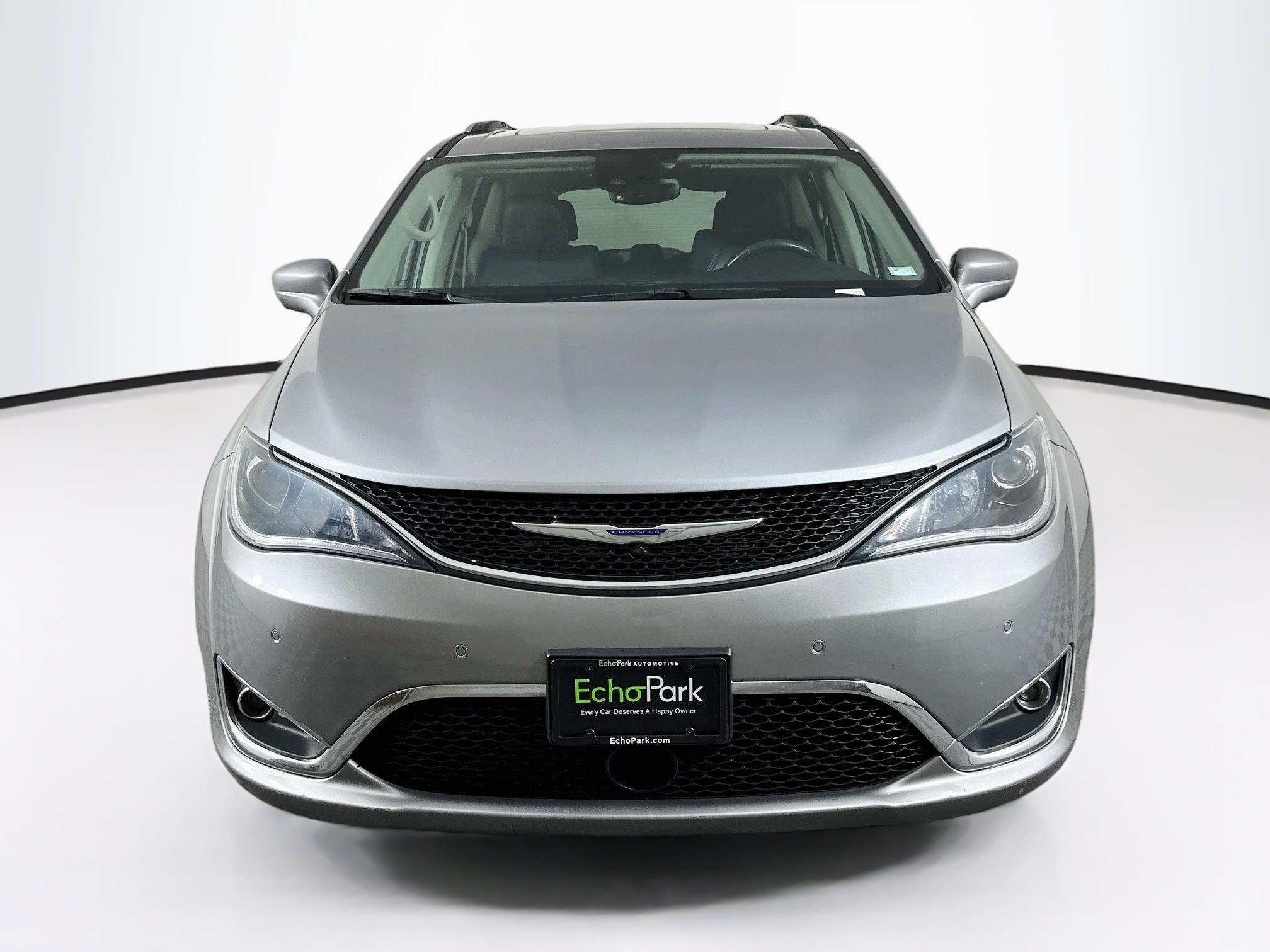 Used 2019 Chrysler Pacifica Touring-L Plus w/ Advanced Safetytec Group FWD image 2
