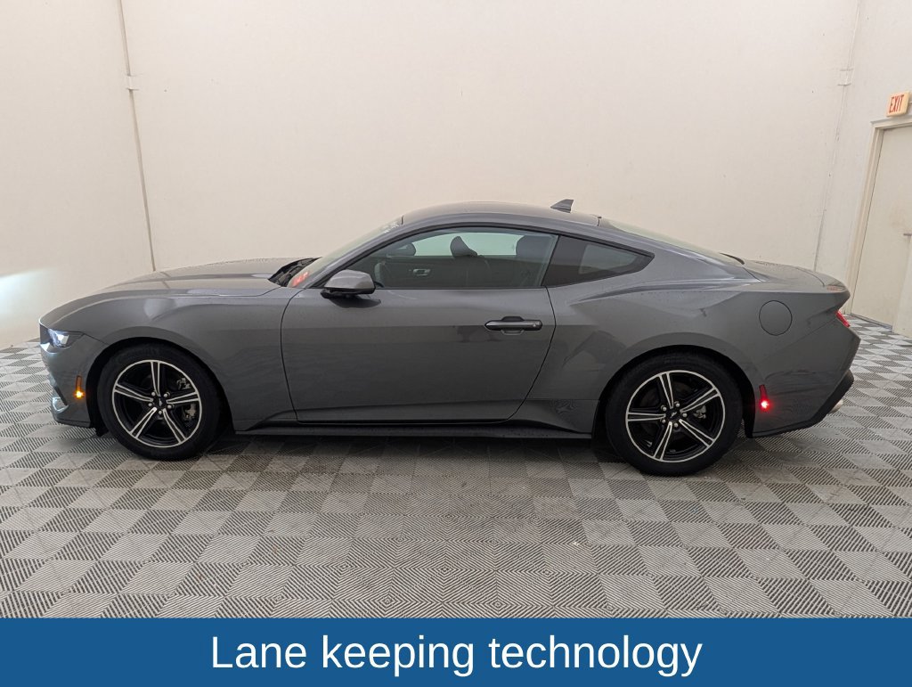 Used 2025 Ford Mustang Coupe RWD image 8