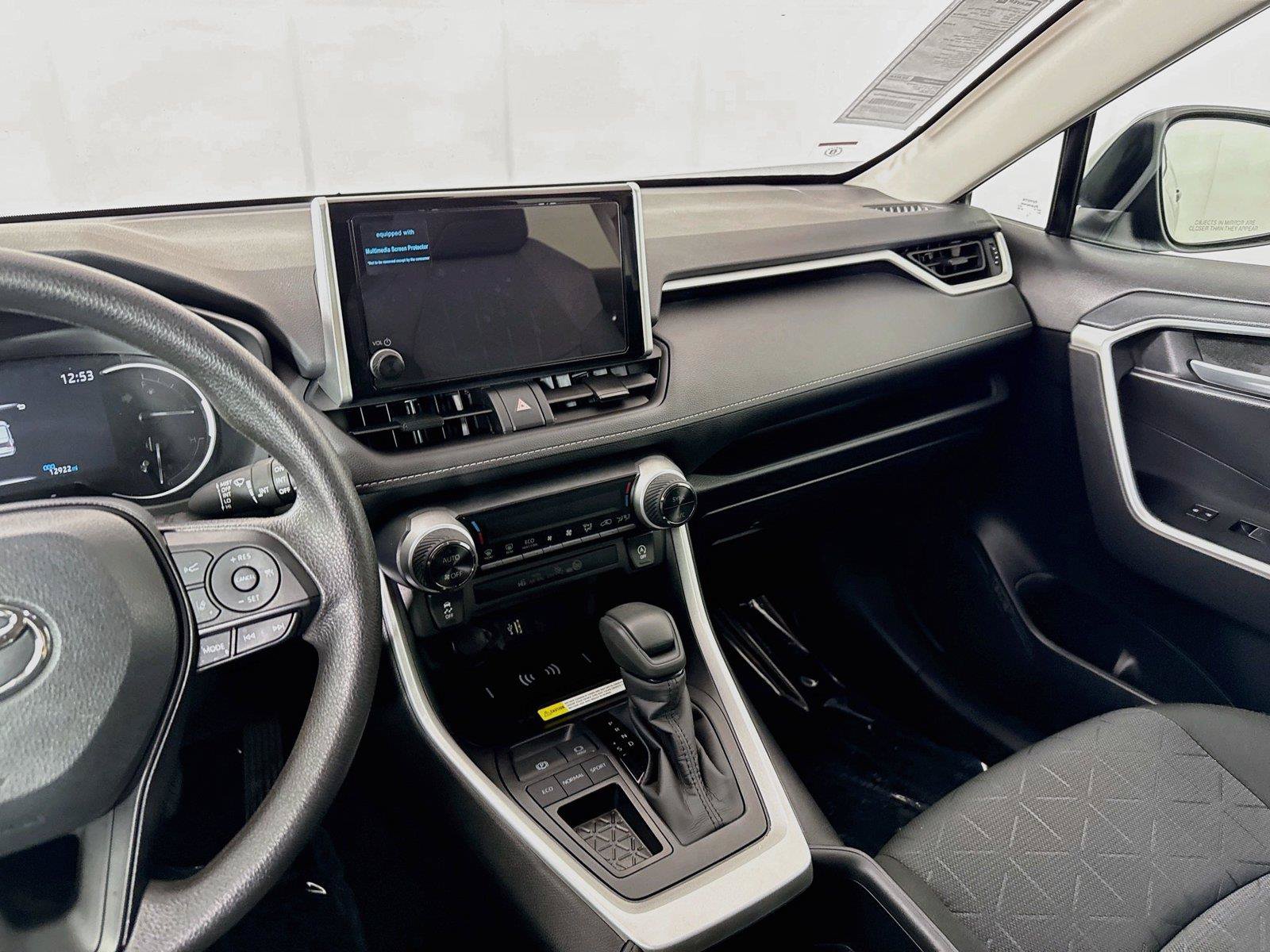 Certified 2025 Toyota RAV4 XLE FWD image 32