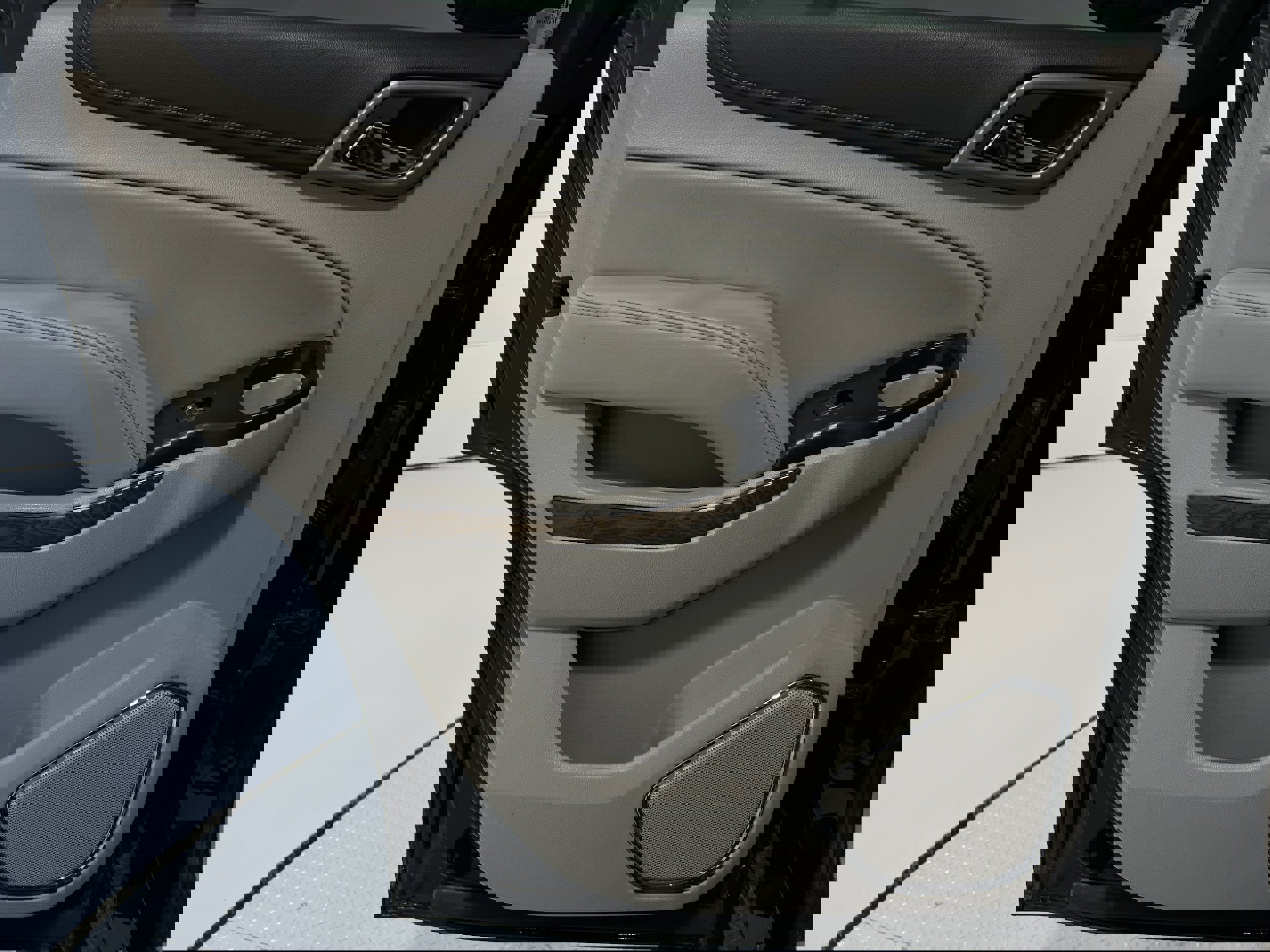 Used 2019 GMC Yukon Denali w/ Denali Ultimate Package image 29