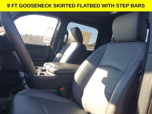 New 2025 RAM 3500 Tradesman w/ Chrome Appearance Group AWD/4WD image 18