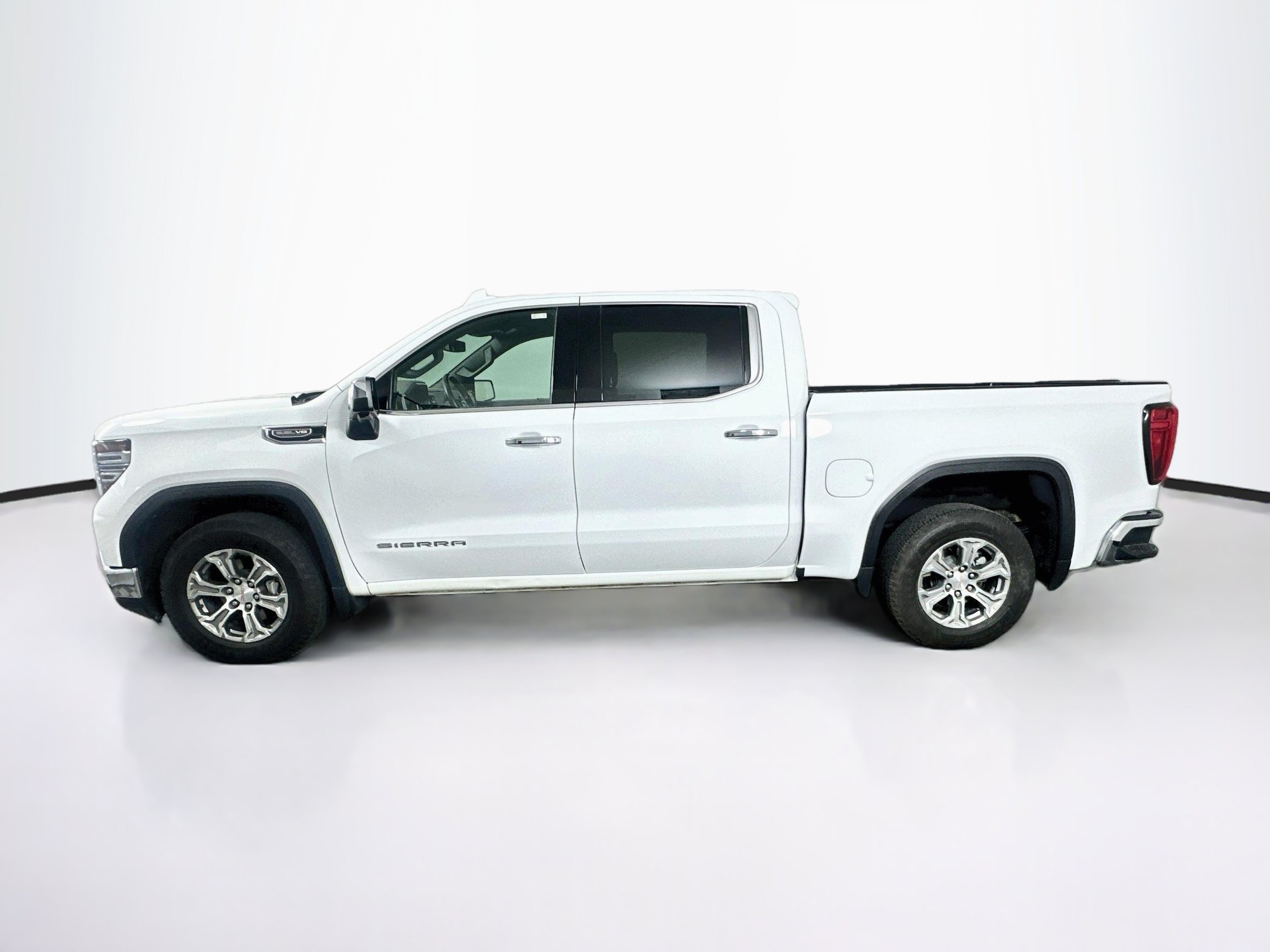 Used 2025 GMC Sierra 1500 SLT RWD image 4