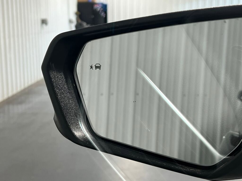 Used 2023 Chevrolet Equinox LT w/ Driver Convenience Package image 19