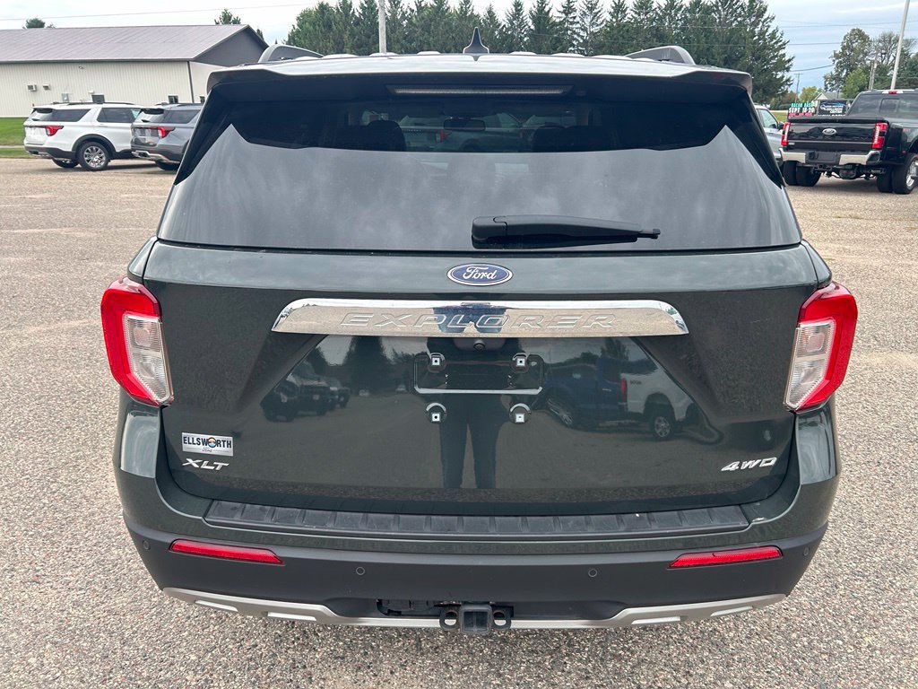 Used 2024 Ford Explorer XLT w/ Equipment Group 202A AWD/4WD image 6