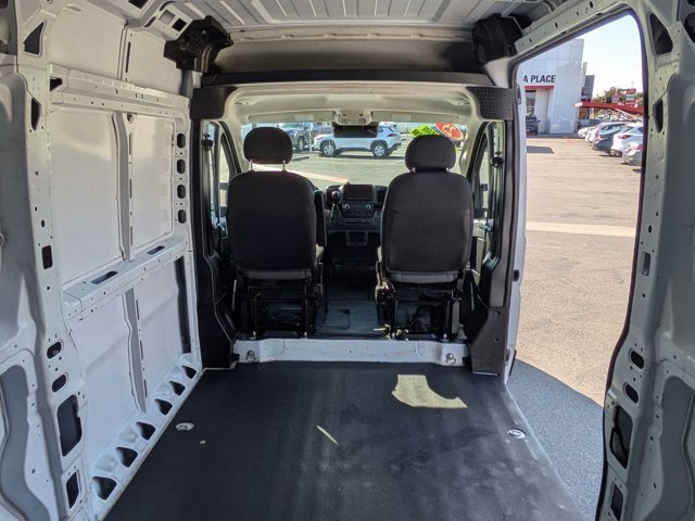 Used 2025 RAM ProMaster 2500 w/ Convenience Group image 10