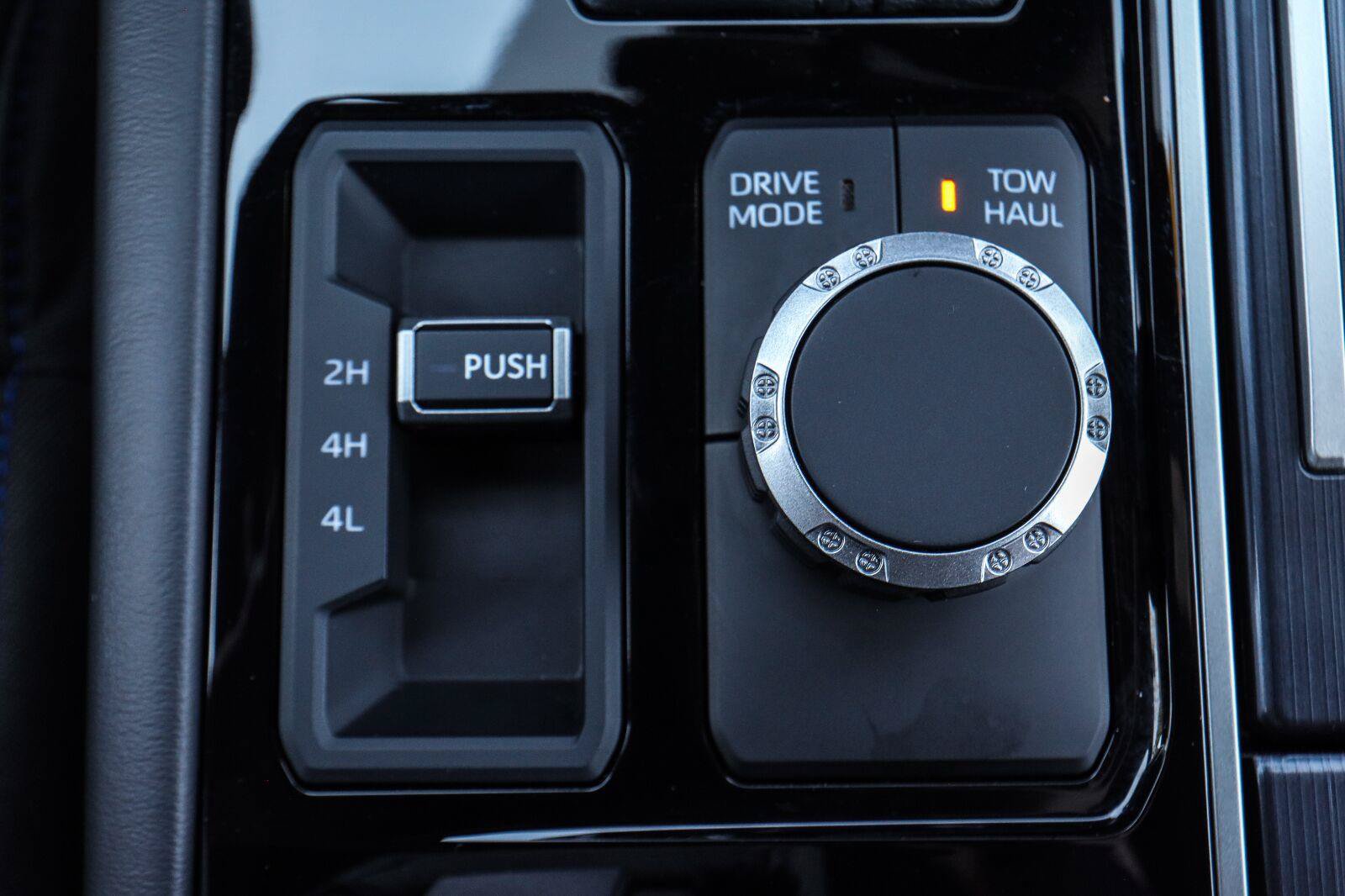 Used 2025 Toyota Sequoia Platinum AWD/4WD image 16