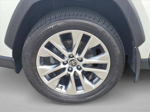 Used 2022 Toyota RAV4 XLE Premium AWD/4WD image 21