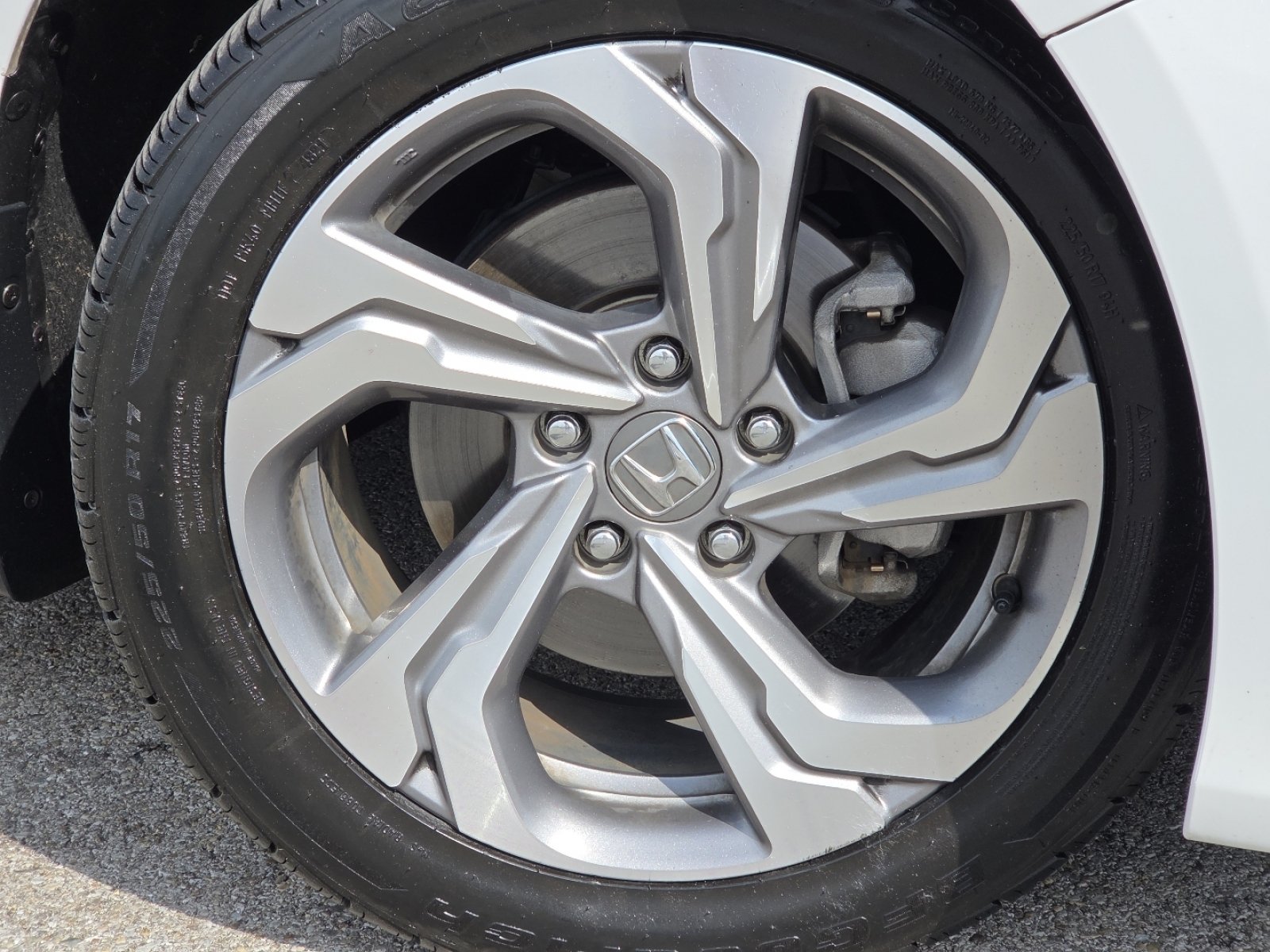 Used 2018 Honda Accord EX image 11
